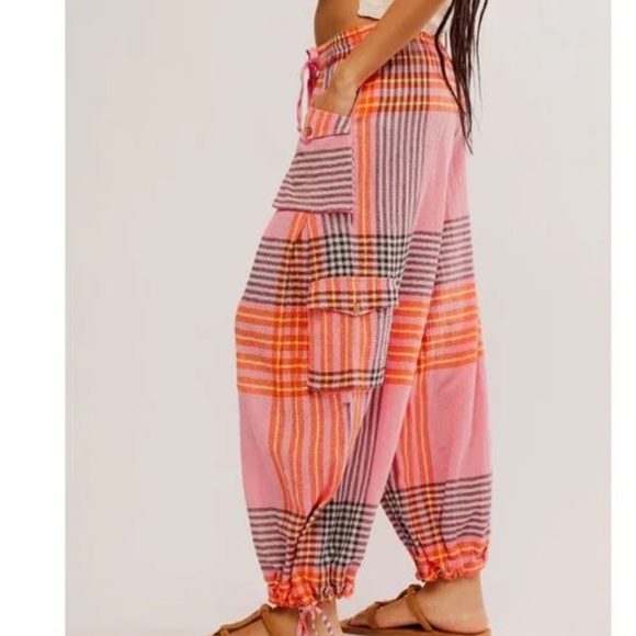 Free People Crafted Cargo Pants in Pink Combo sz xs, sm NWT - Picture 3 of 9